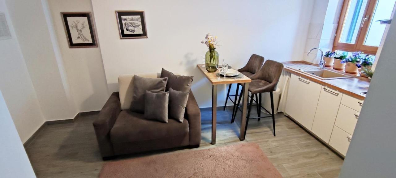 Apartment City Center Rovigno Esterno foto